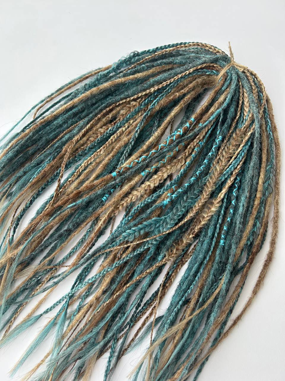 Handmade Synthetic Dreads – Custom DE & SE Dreadlock Extensions