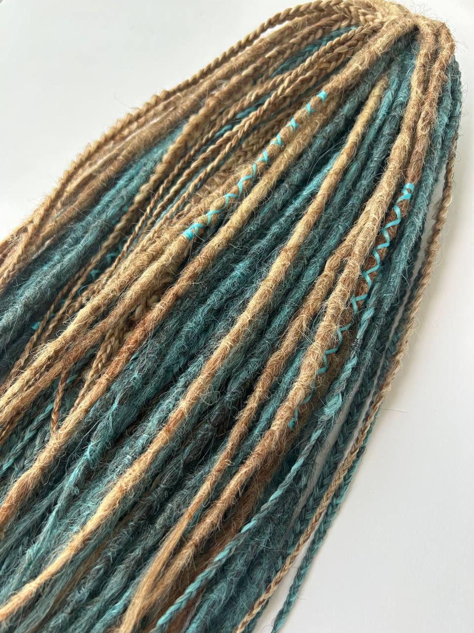 Handmade Synthetic Dreads – Custom DE & SE Dreadlock Extensions