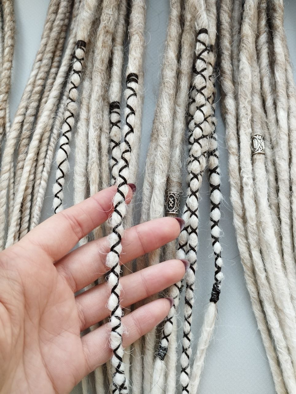 Handmade Synthetic Dreads – Custom DE & SE Dreadlock Extensions