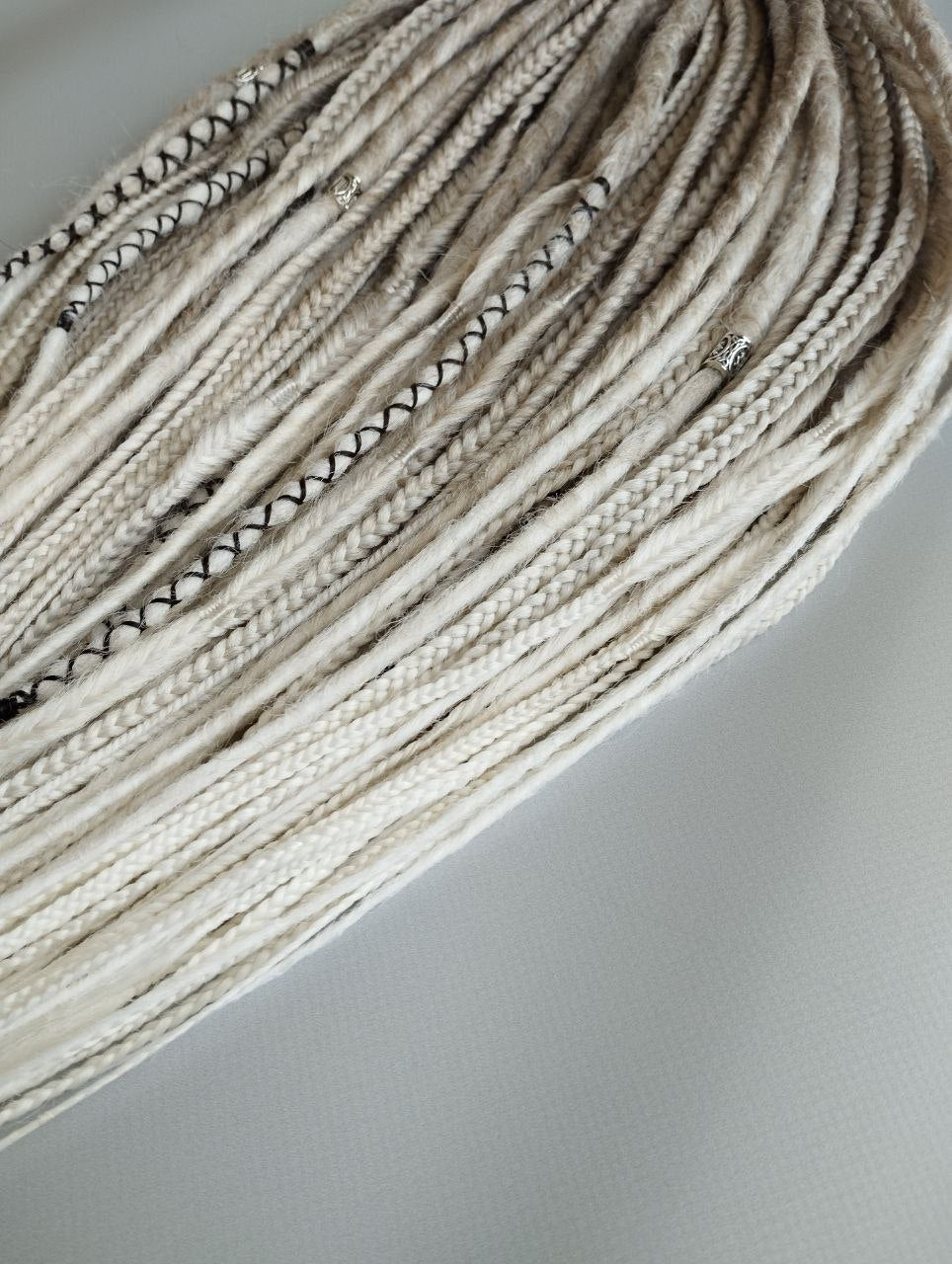 Handmade Synthetic Dreads – Custom DE & SE Dreadlock Extensions