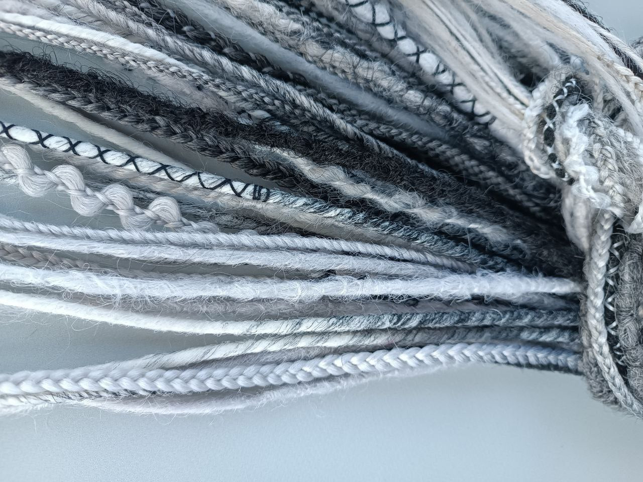 Handmade Synthetic Dreads – Custom DE & SE Dreadlock Extensions