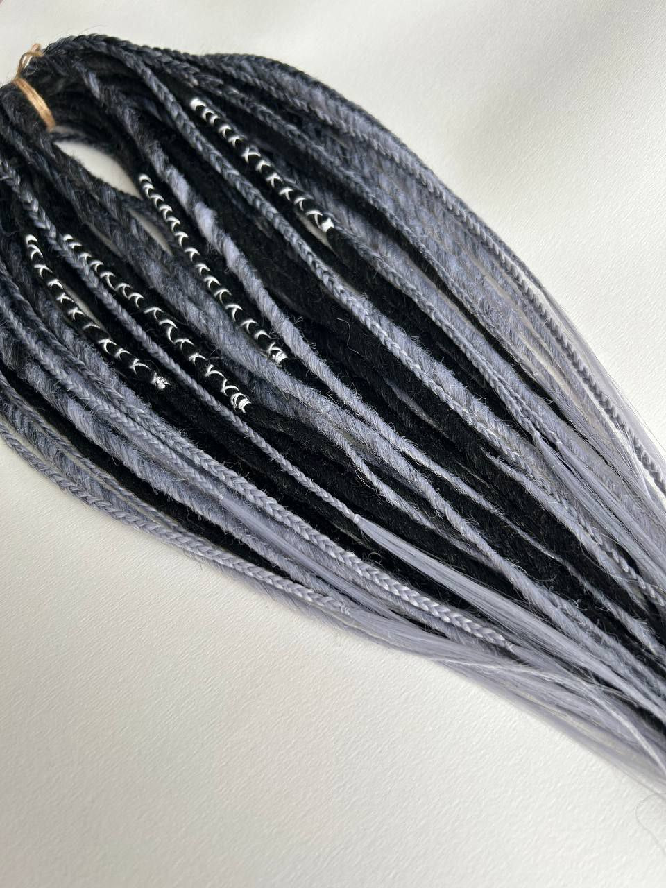 Handmade Synthetic Dreads – Custom DE & SE Dreadlock Extensions