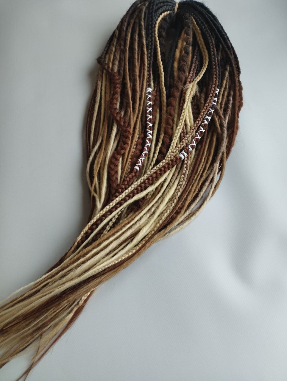 Handmade Synthetic Dreads – Custom DE & SE Dreadlock Extensions