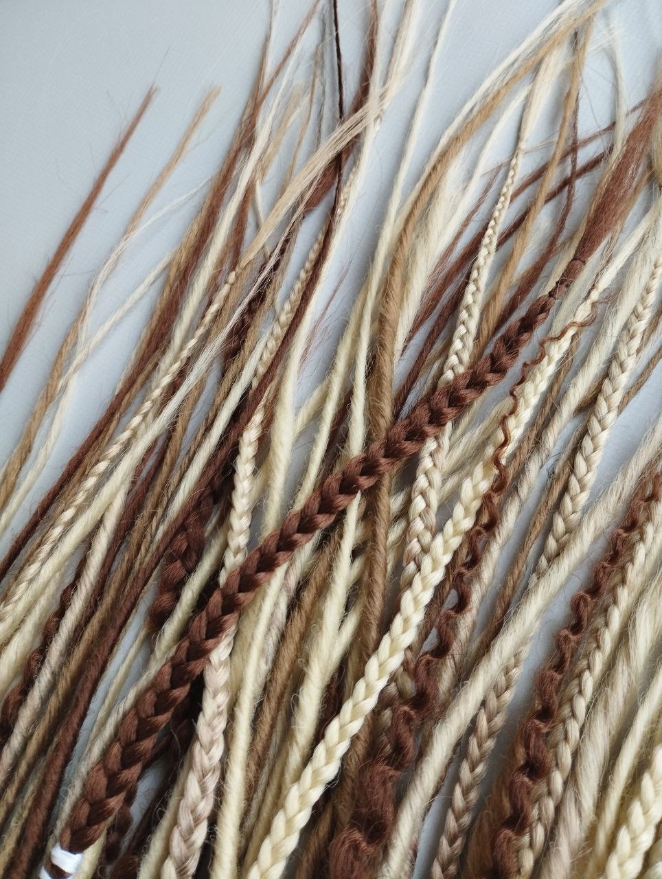 Handmade Synthetic Dreads – Custom DE & SE Dreadlock Extensions