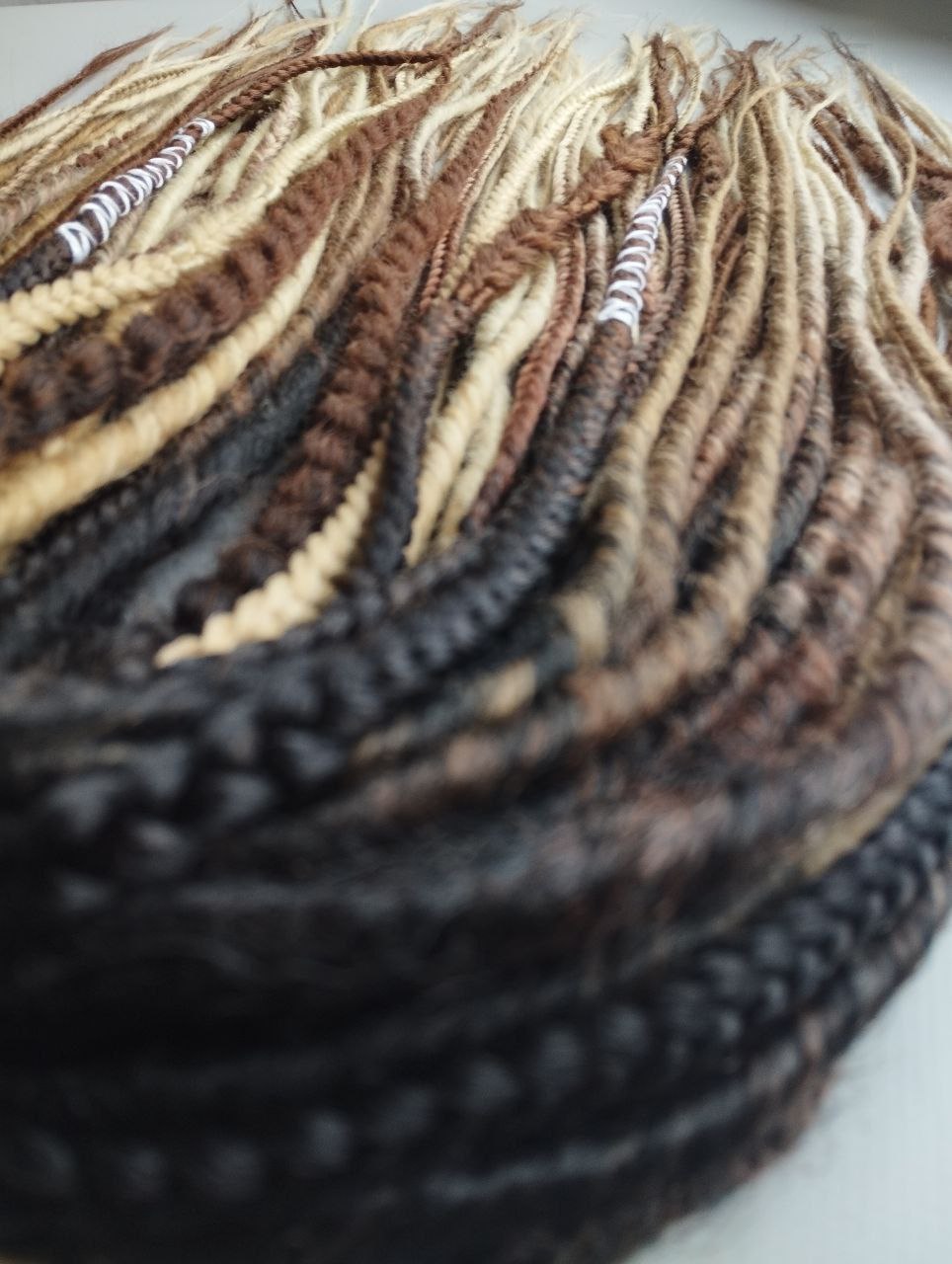 Handmade Synthetic Dreads – Custom DE & SE Dreadlock Extensions