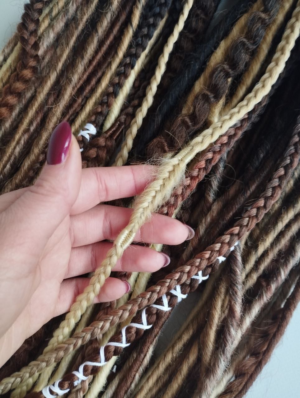 Handmade Synthetic Dreads – Custom DE & SE Dreadlock Extensions
