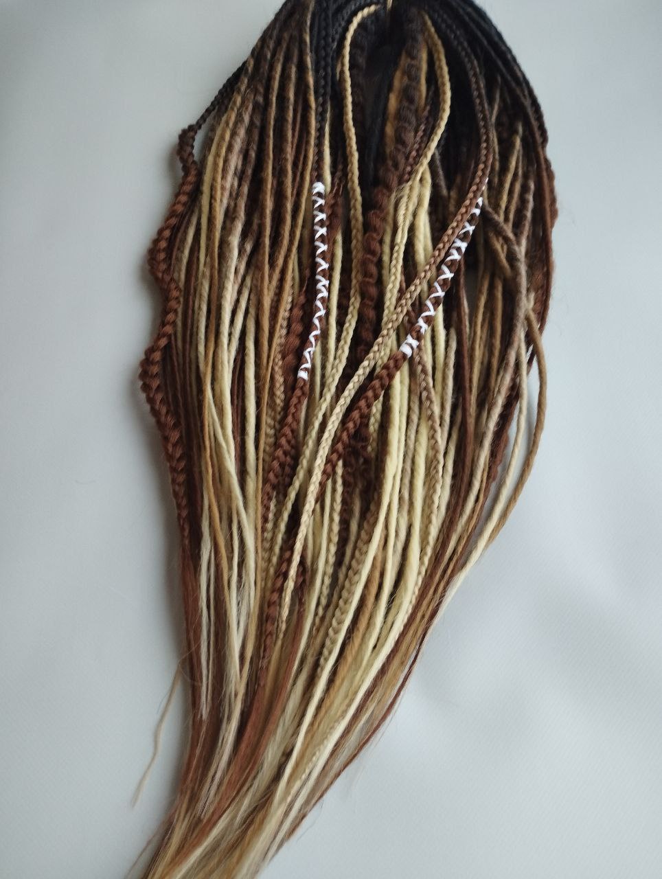 Handmade Synthetic Dreads – Custom DE & SE Dreadlock Extensions