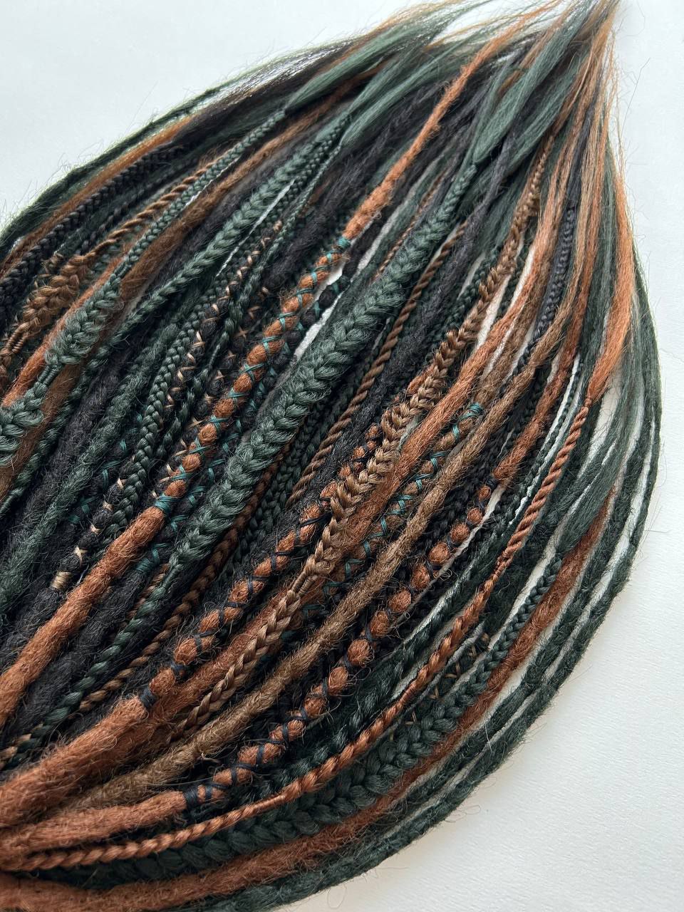 Handmade Synthetic Dreads – Custom DE & SE Dreadlock Extensions