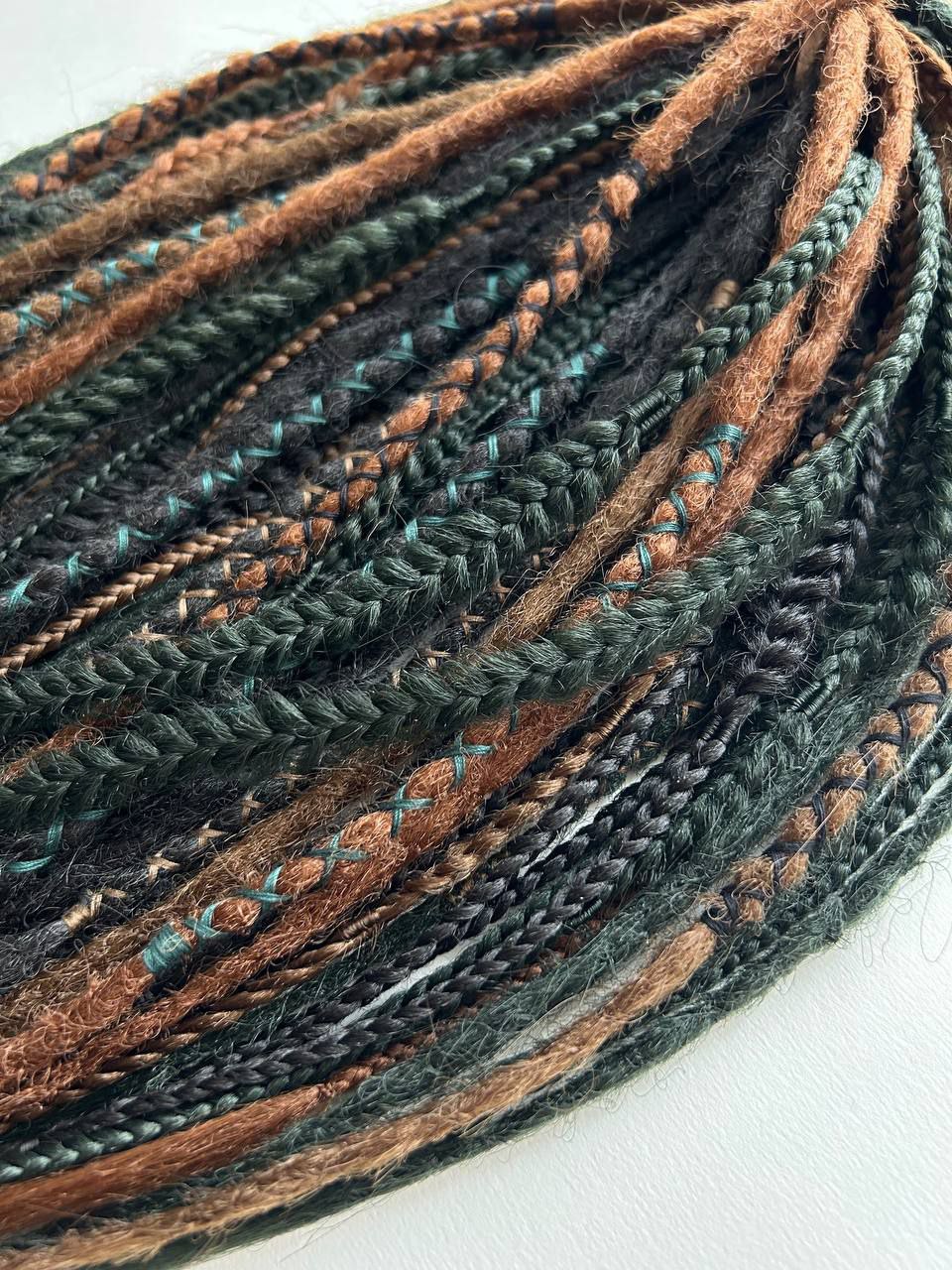Handmade Synthetic Dreads – Custom DE & SE Dreadlock Extensions