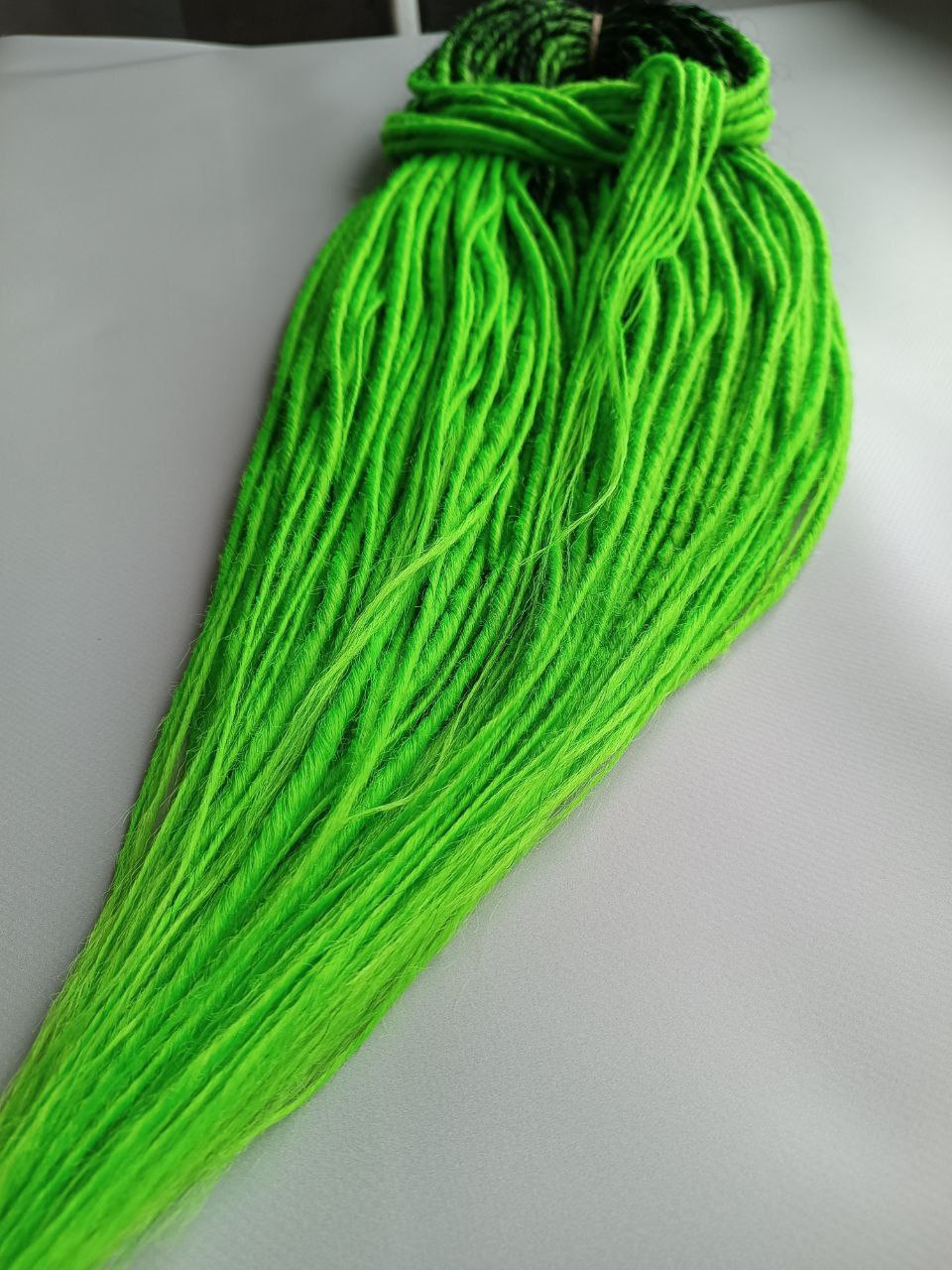 Handmade Synthetic Dreads – Custom DE & SE Dreadlock Extensions