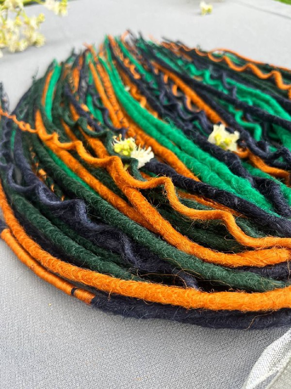 Handmade Synthetic Dreads – Custom DE & SE Dreadlock Extensions