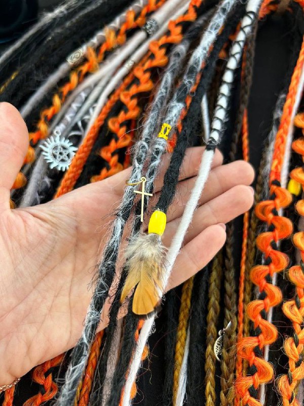 Handmade Synthetic Dreads – Custom DE & SE Dreadlock Extensions