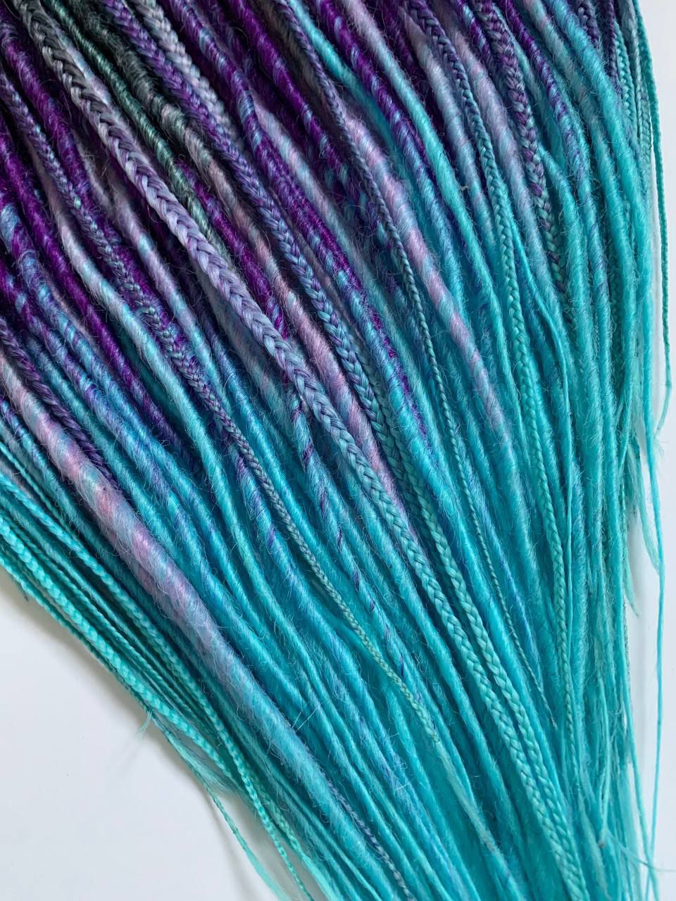 Handmade Synthetic Dreads – Custom DE & SE Dreadlock Extensions