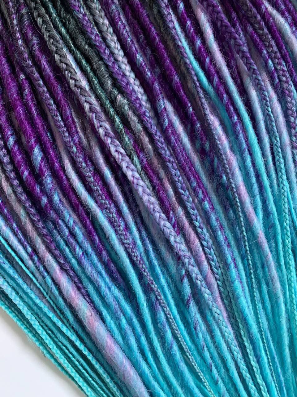 Handmade Synthetic Dreads – Custom DE & SE Dreadlock Extensions