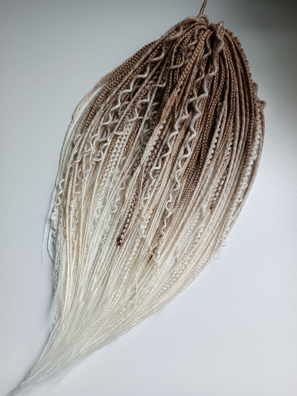 Handmade Synthetic Dreads – Custom DE & SE Dreadlock Extensions