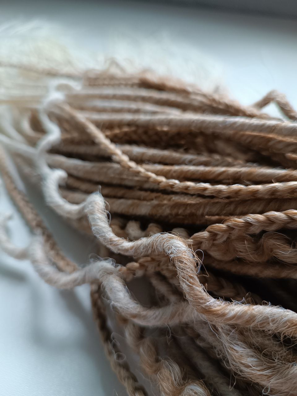 Handmade Synthetic Dreads – Custom DE & SE Dreadlock Extensions