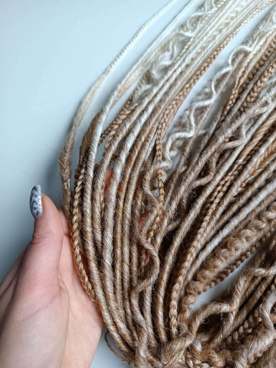 Handmade Synthetic Dreads – Custom DE & SE Dreadlock Extensions