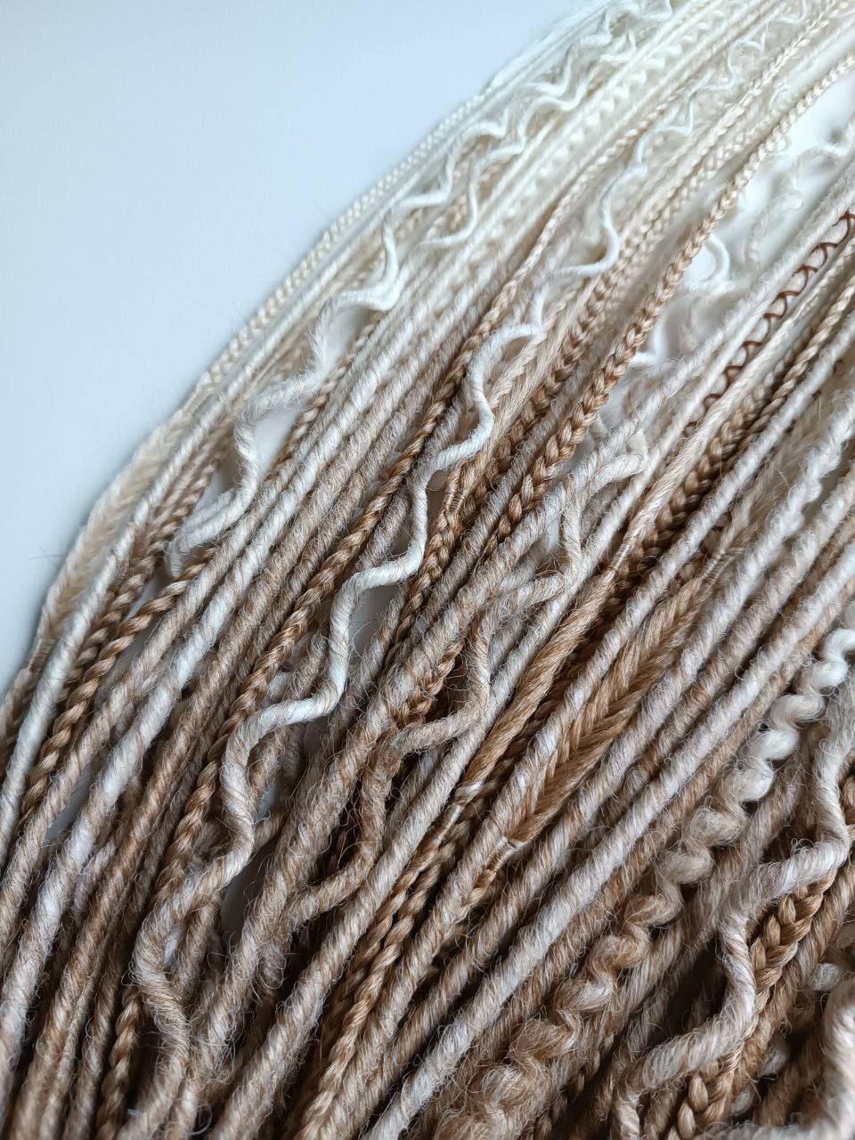 Handmade Synthetic Dreads – Custom DE & SE Dreadlock Extensions