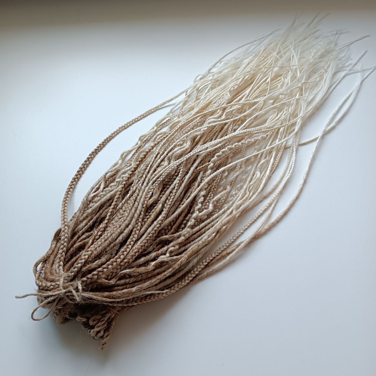 Handmade Synthetic Dreads – Custom DE & SE Dreadlock Extensions
