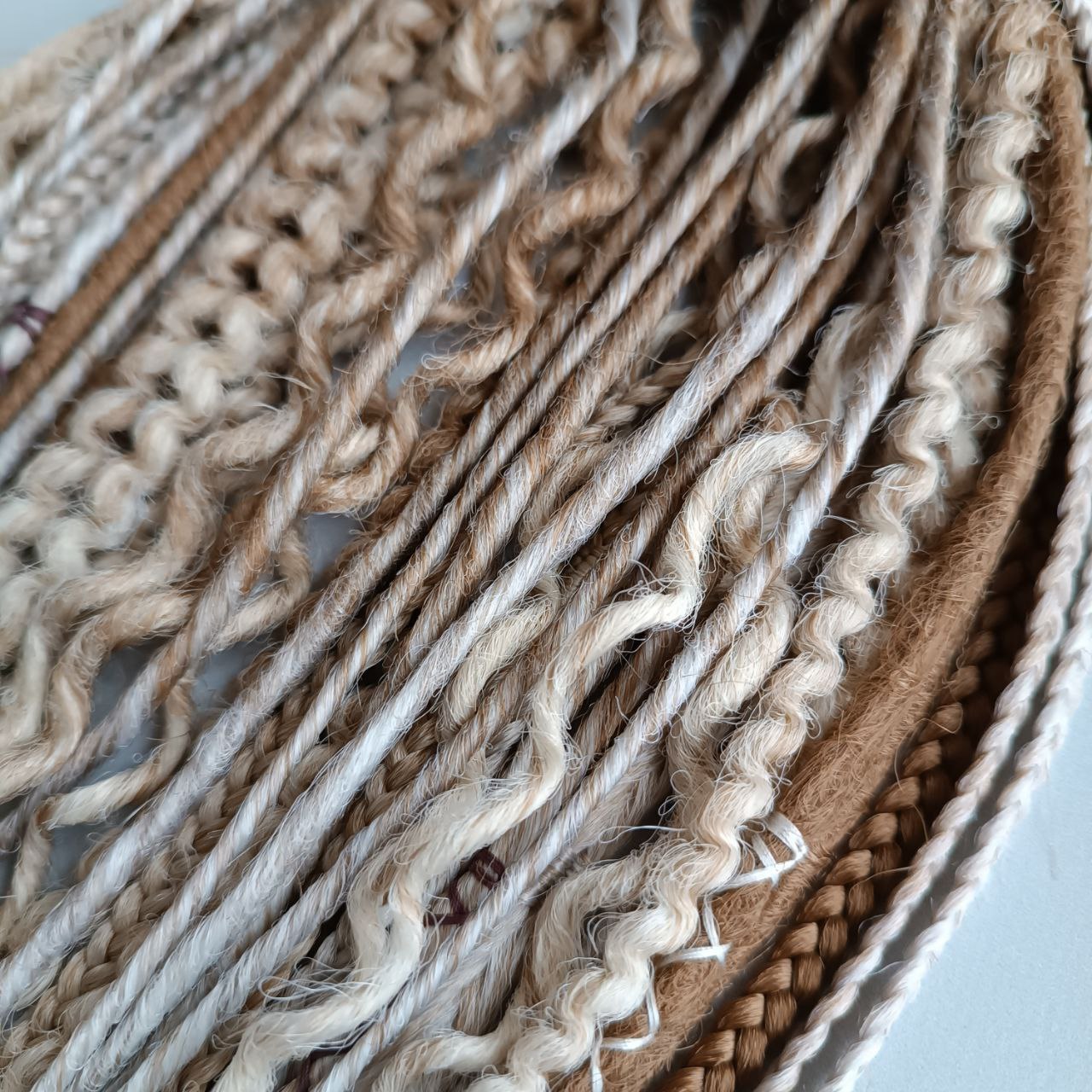 Handmade Synthetic Dreads – Custom DE & SE Dreadlock Extensions