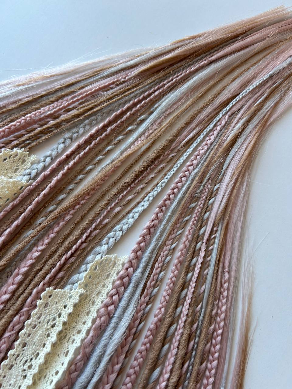 Handmade Synthetic Dreads – Custom DE & SE Dreadlock Extensions